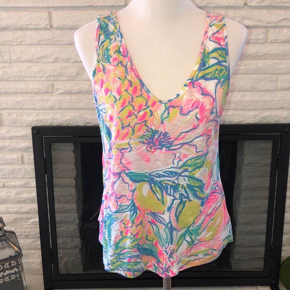 Lilly tank